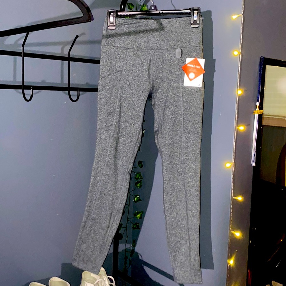 Grey work out leggings, spandex